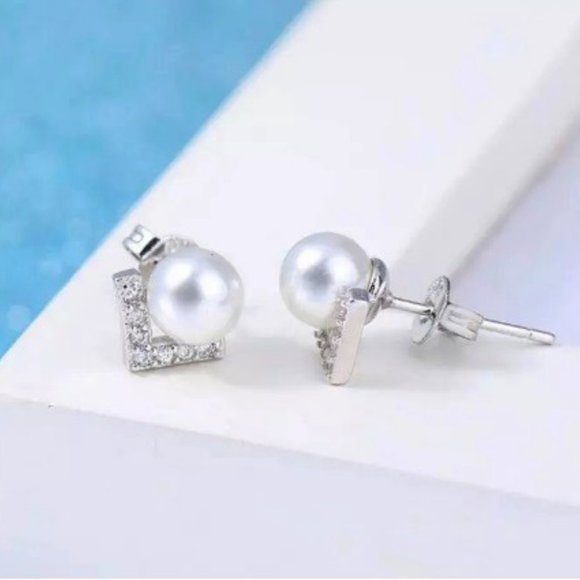 NEW Sterling Silver PEARL Shevron Earrings - Picture 4 of 4